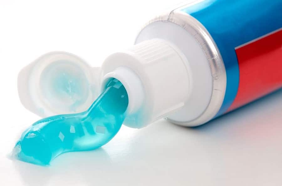 8 Clever Hacks With Toothpaste